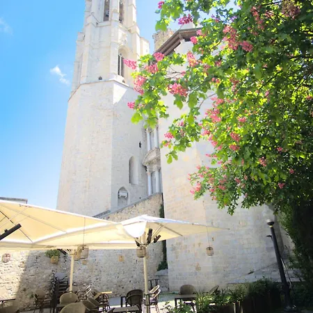 La Lleona Apartmán Girona